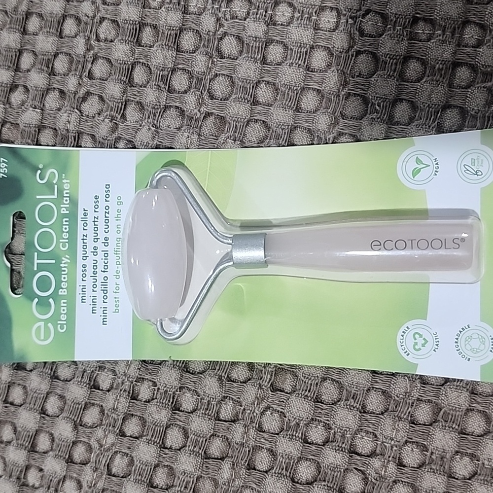 EcoTools Rose Quartz Roller
